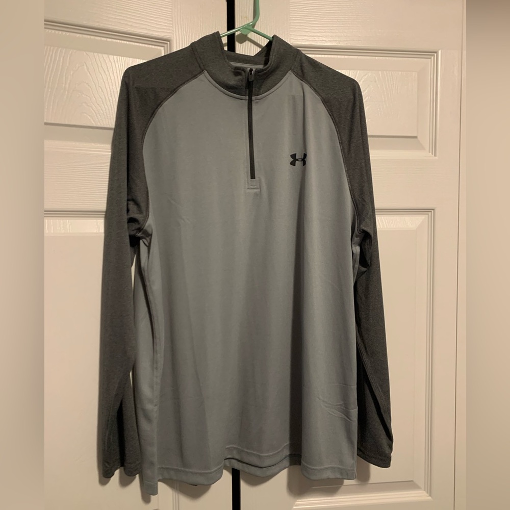 Men’s lightweight Under Armour long sleeve shirt partial zip